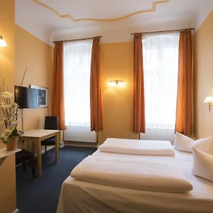 Am Hermannplatz 2*, Berlín Německo